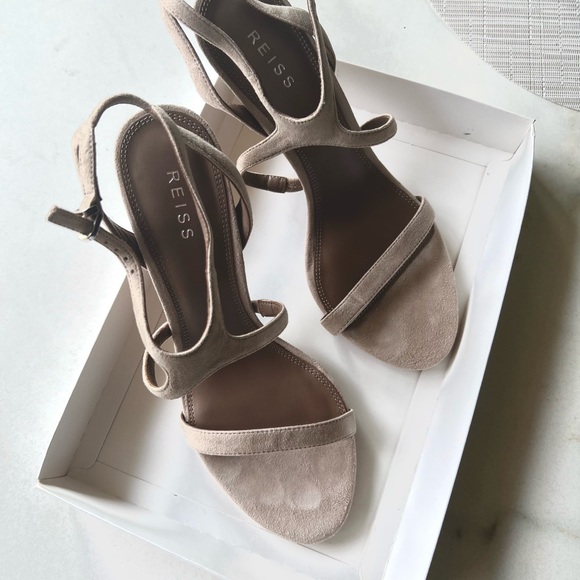 Reiss stilettos in a light grey nude. Never been worn. Size 40 - Picture 6 of 6